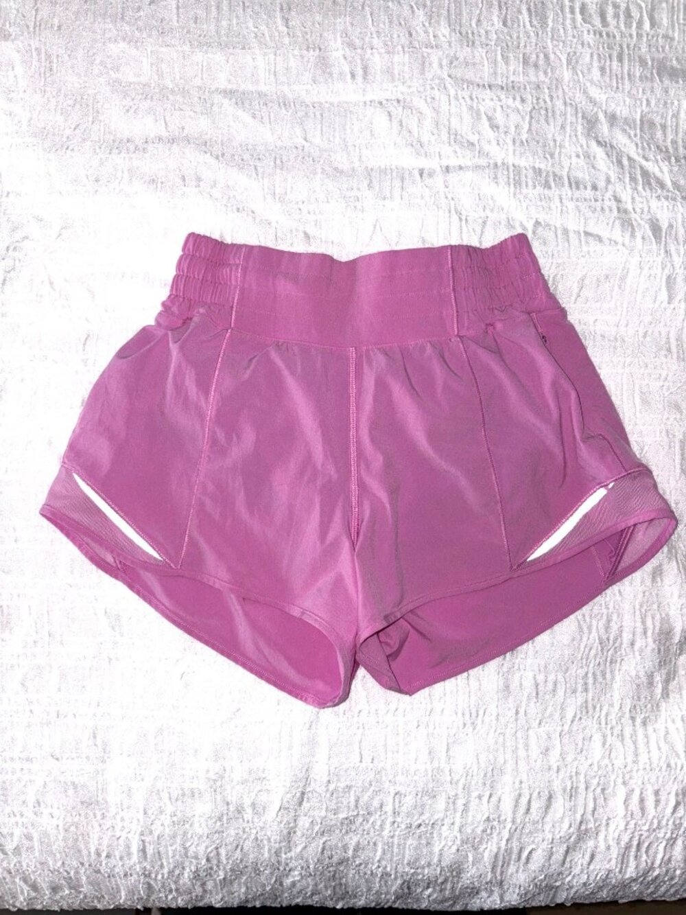 EXCELLENT Lululemon Hotty Hot High-Rise Lined Shorts 2.5" Velvet Pink Running 2 - Picture 7 of 8
